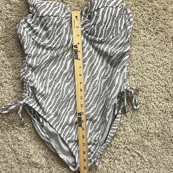 WOMENS TRUE TIME ONE PIECE SWIMSUIT SIZE LARGE NWT - Picture 12 of 15